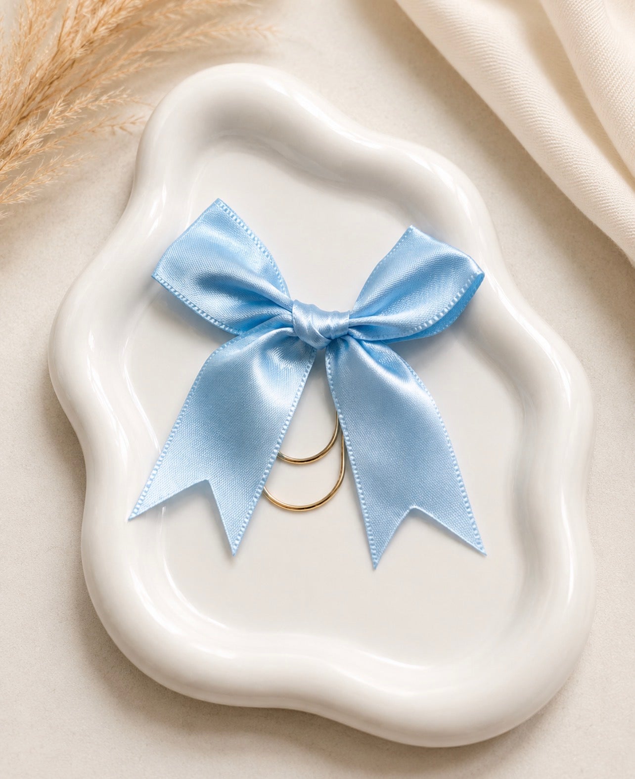 LUXE SATIN BOW PAPER CLIP