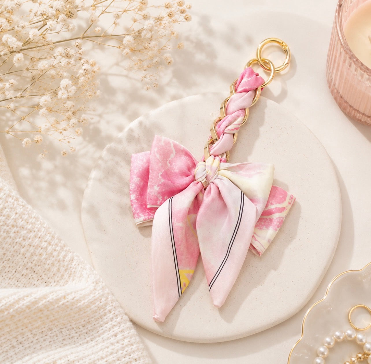 LUX BOW CHARM